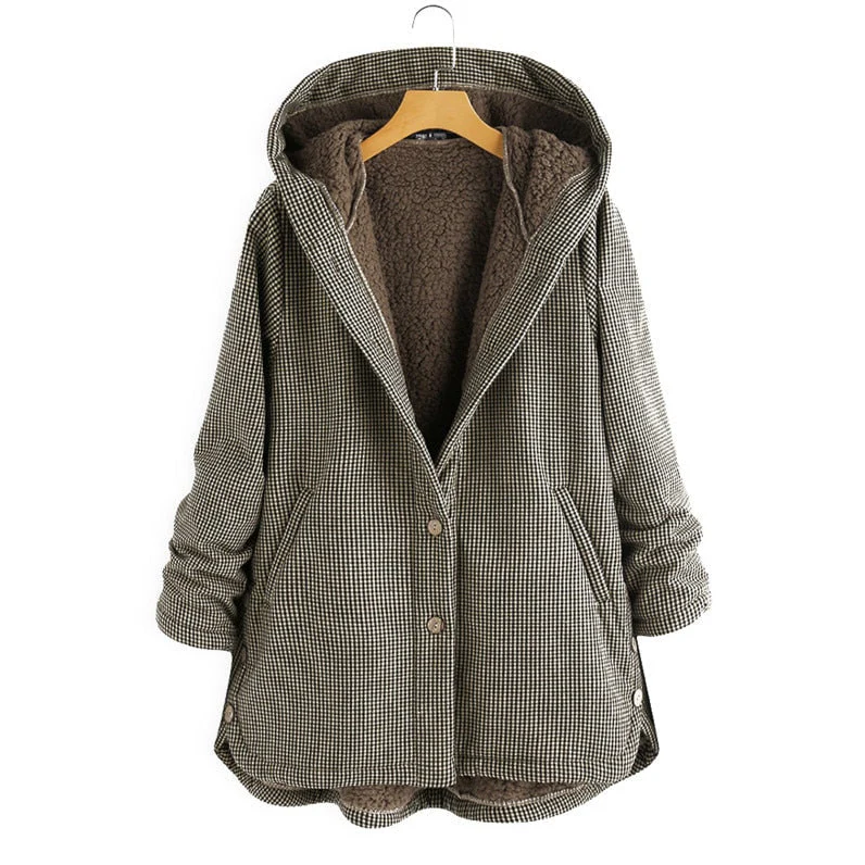 Women's Piper short jacket with luxurious collar, chic modern cut for casual and formal wear