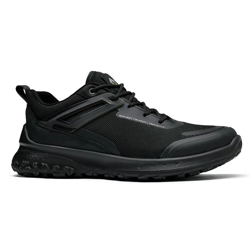 Men's lightweight gray breathable running shoes with cushioned sole for training and outdoor performance