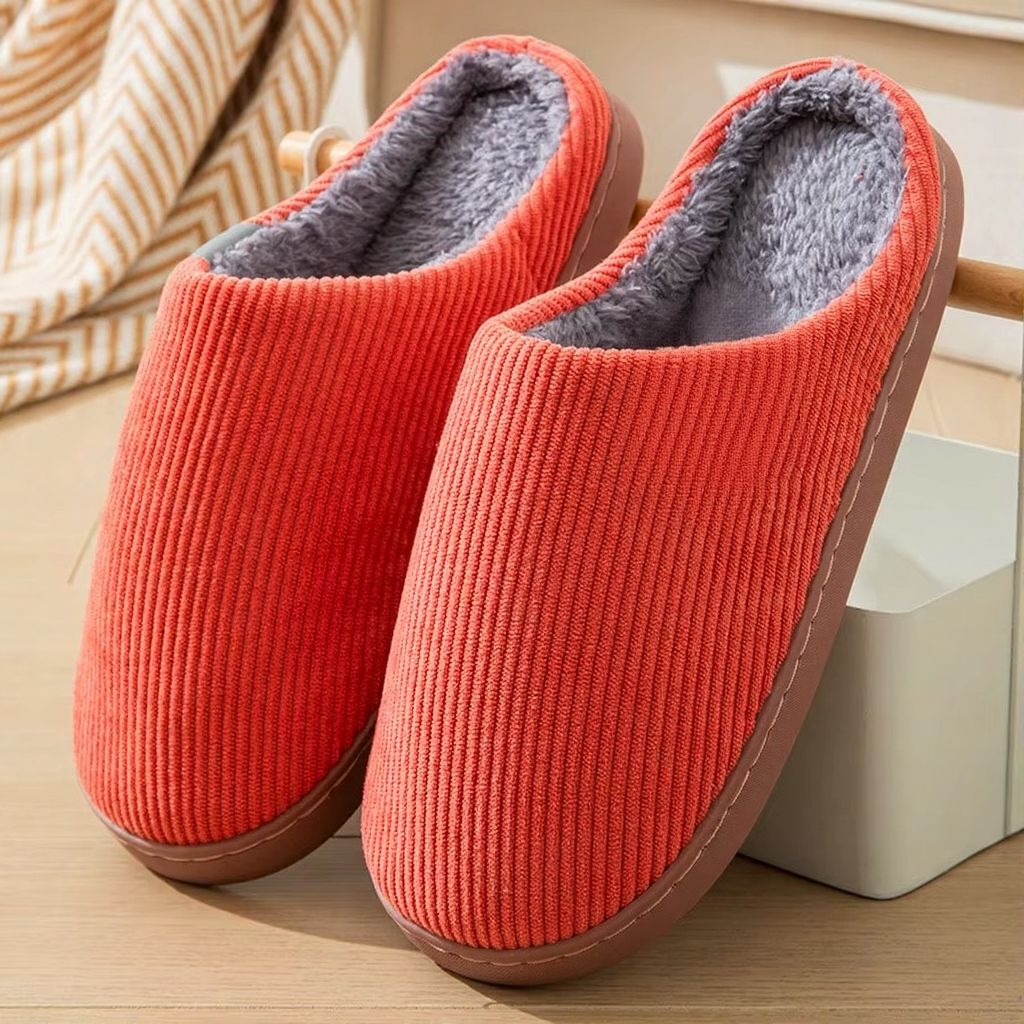 Women's plush indoor slippers faux fur lining thick cushion sole non-slip cozy winter warmth