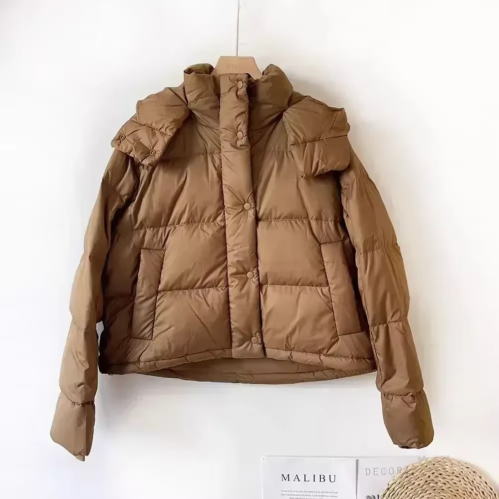 Women's thickened puffer down jacket with detachable hood in warm urban winter style