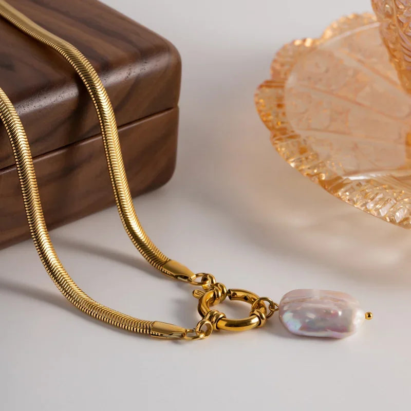 Elysian Baroque Pearl Necklace - TrendAura