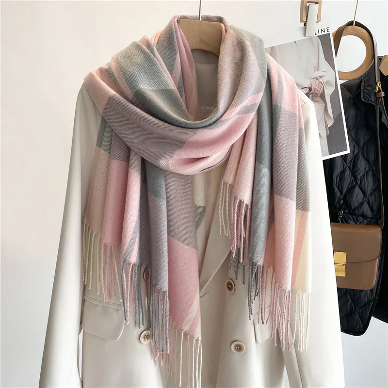 Women's oversized wool-blend scarf in classic check pattern with fringed edges for cozy fall style