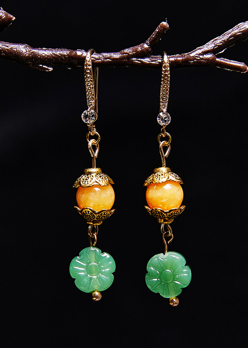 Boucles d'oreilles simples en forme de fleur de lotus vert, en jade, en cire d'abeille - Urbann-Vibe