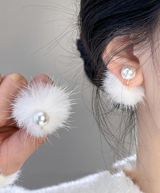 Boucles d'oreilles à tige simples en alliage de cuivre blanc avec perles en poils de vison - Urbann-Vibe