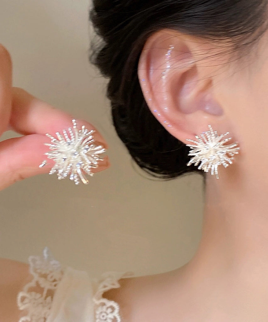 Boucles d'oreilles à tige en soie fine avec pissenlit en cuivre et zircon - Urbann-Vibe