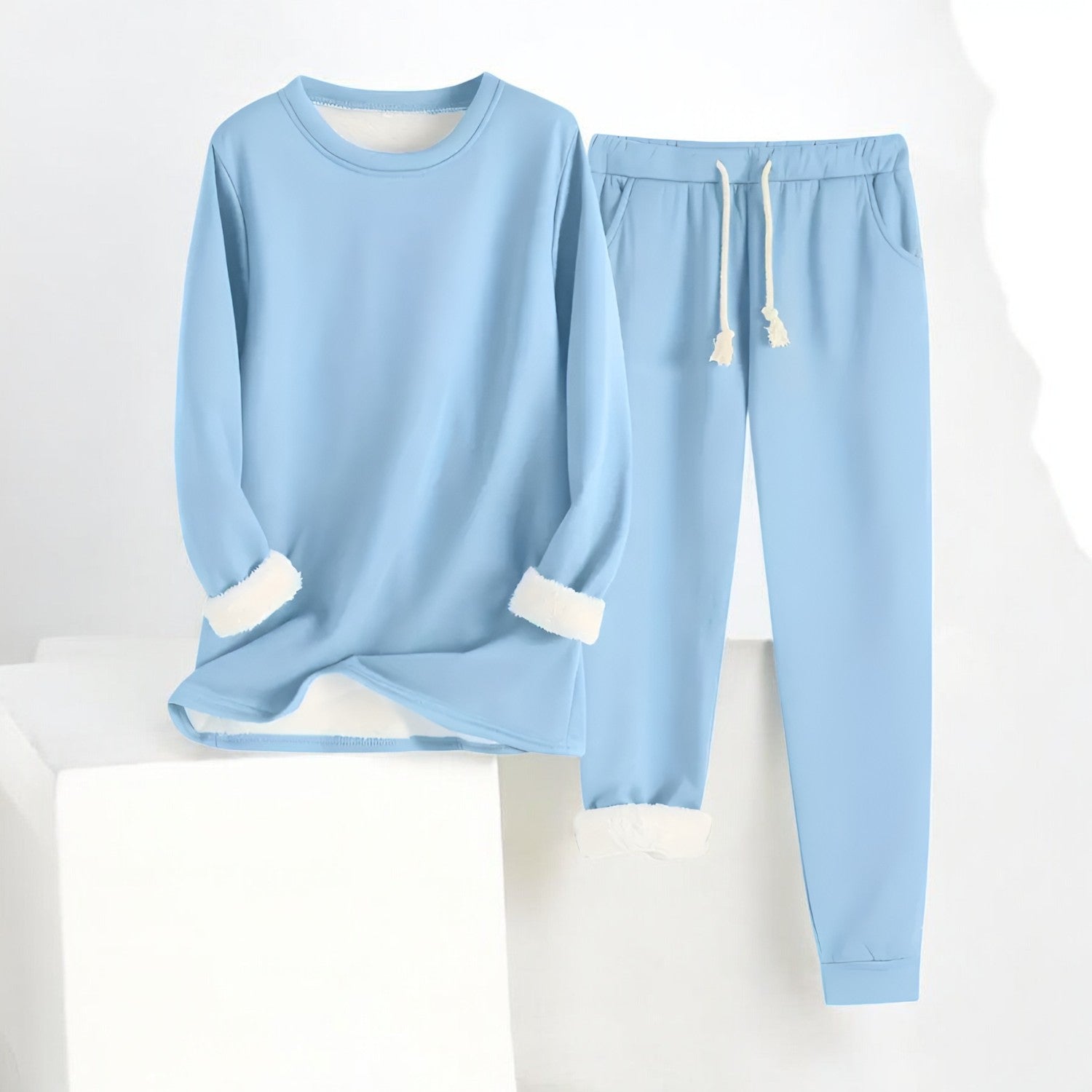 Women's Veda cozy fleece set soft plush two-piece outfit with relaxed comfortable fit