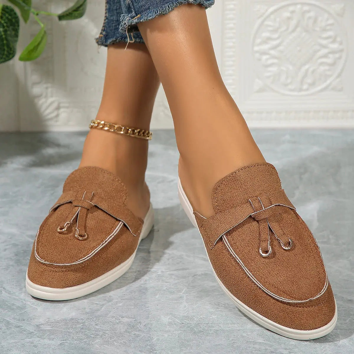 Women's slip-on casual sneakers lightweight flexible sole all-day comfort ideal for daily errands