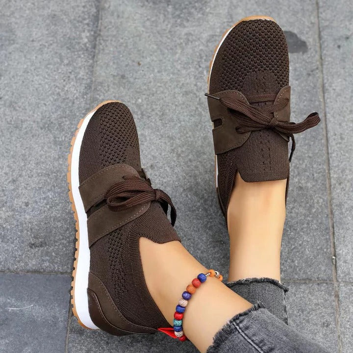 Women's low-cut sneakers neutral minimal design lightweight comfort everyday casual wear versatile