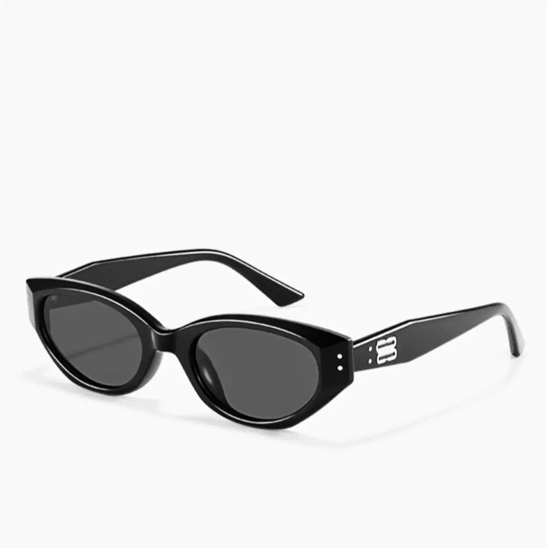 Women's cat-eye sunglasses sculpted glamorous frame anti-glare UV protection bold feminine style