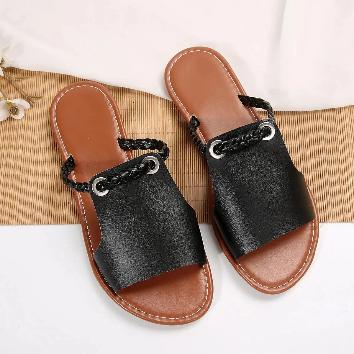 Women's square toe flat sandals, lightweight summer footwear with modern geometric toe design for beach