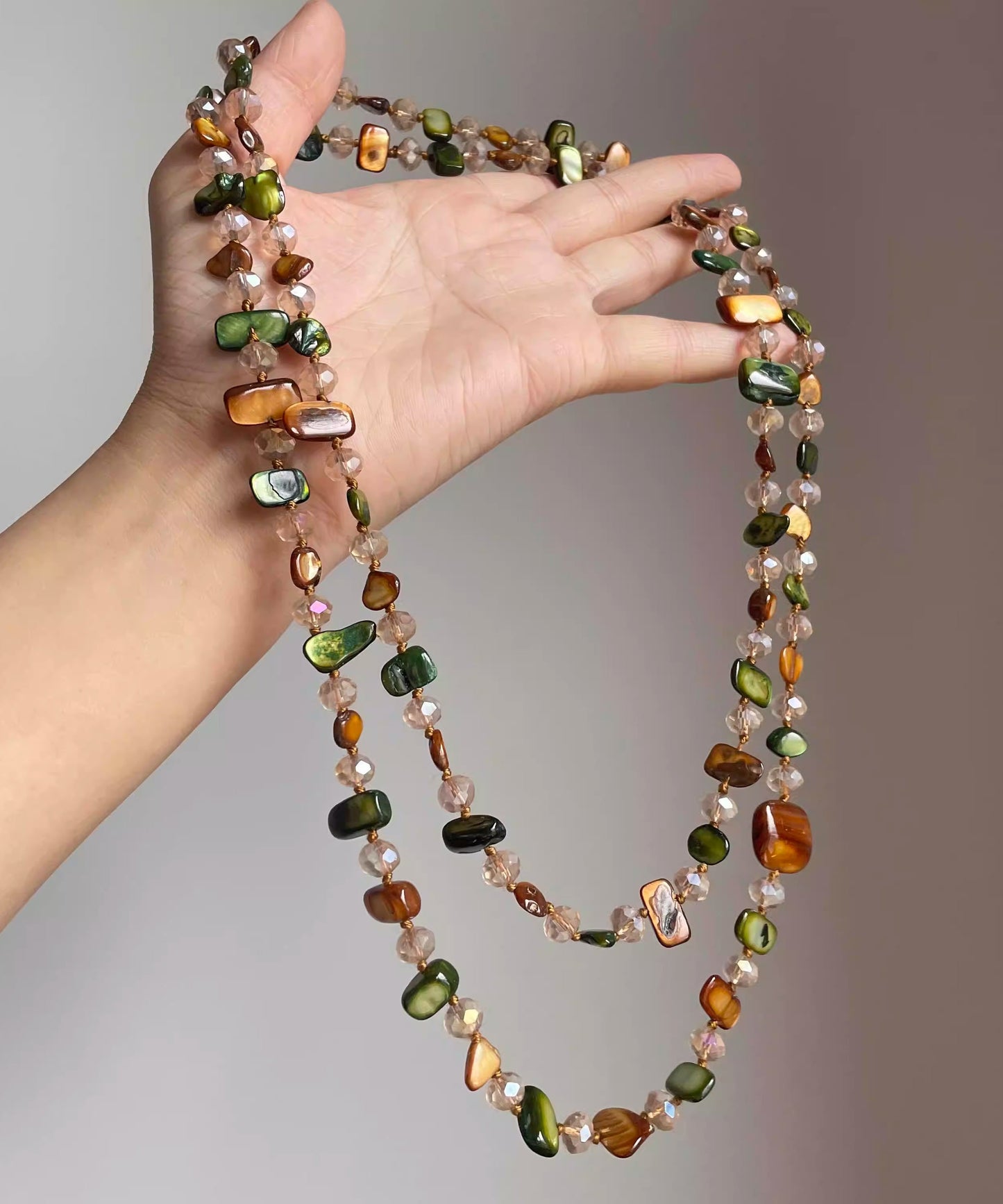 Collier de perles de coquillage asymétriques de style arc-en-ciel - Urbann-Vibe