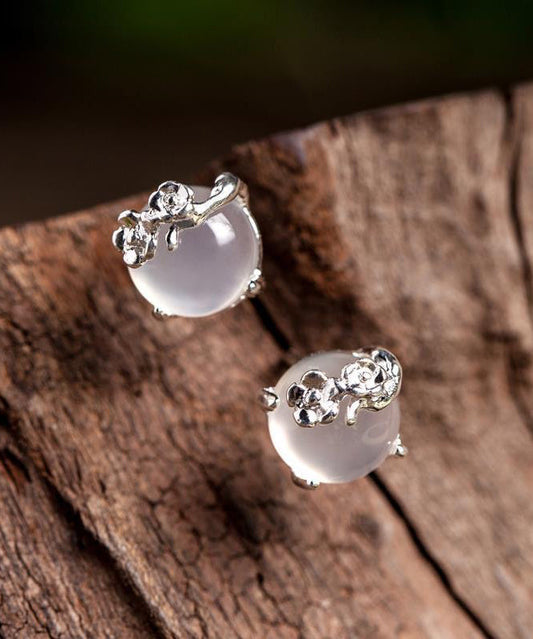 Boucles d'oreilles à tige en argent sterling incrustées de fleurs de prunier de style soie - Urbann-Vibe