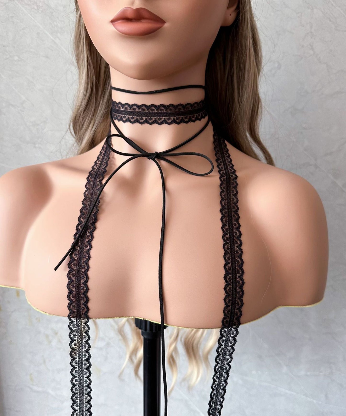 Collier élégant en dentelle noire avec nœud creux - Urbann-Vibe