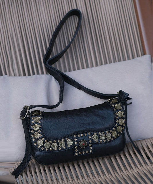 Sac hobo polyvalent en cuir durable et élégant avec rivets noirs - Urbann-Vibe