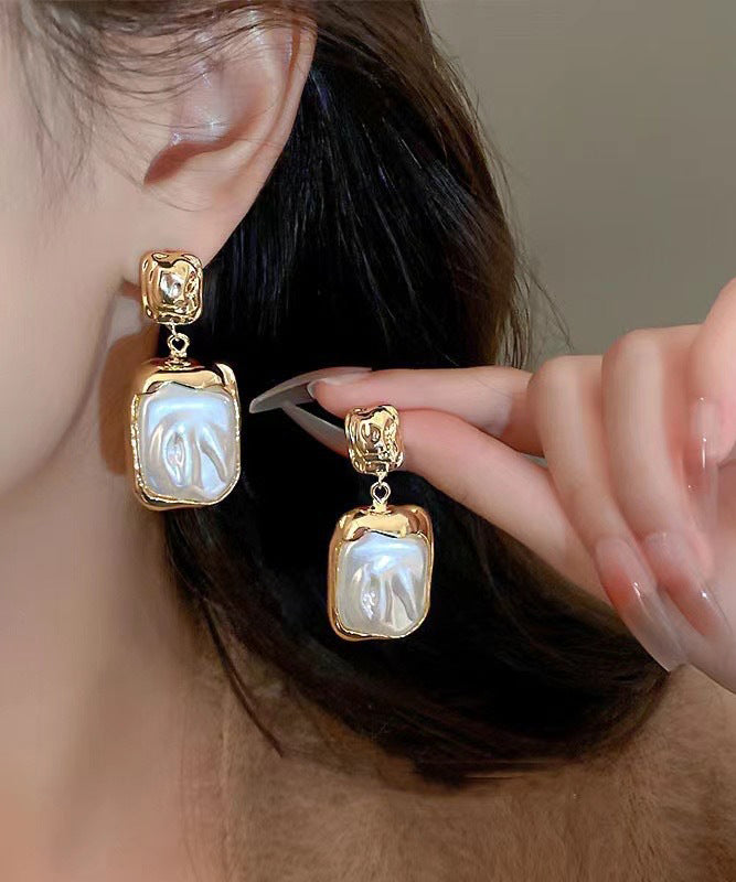 Boucles d'oreilles pendantes carrées élégantes en alliage de cuivre doré et perles - Urbann-Vibe