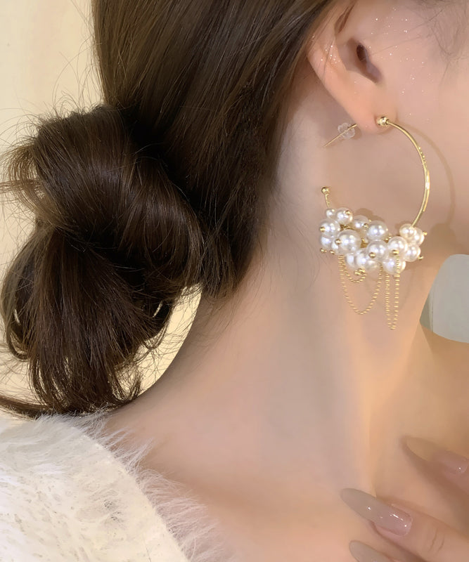 Boucles d'oreilles créoles élégantes en métal doré avec pampilles en perles - Urbann-Vibe