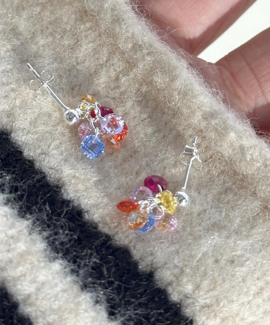 Boucles d'oreilles pendantes élégantes en alliage arc-en-ciel avec perles de raisin en cristal - Urbann-Vibe