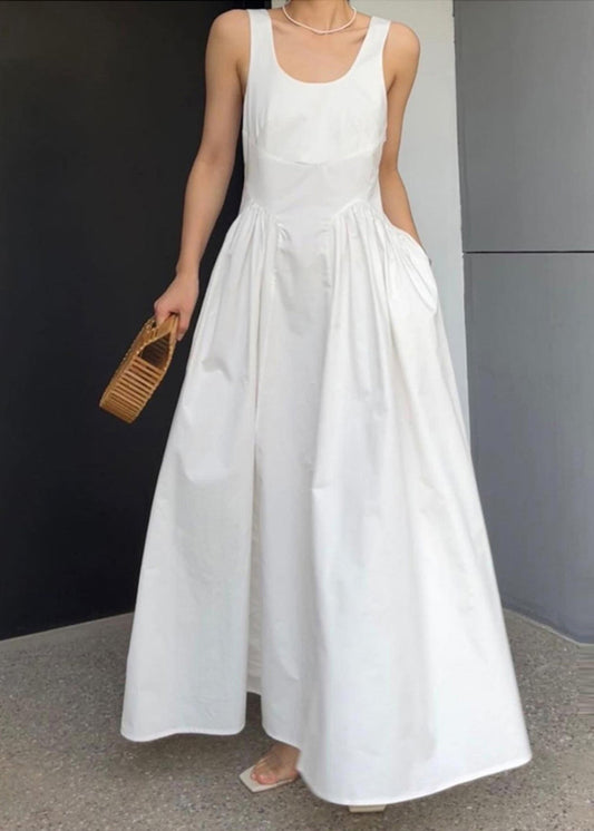 Robe d'été élégante en coton à ourlet extra large et dos nu blanc - Urbann-Vibe