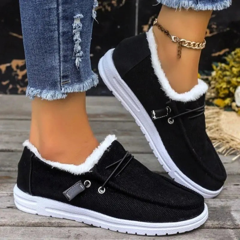 Women's velvet winter shoes with plush lining, cozy thick comfort design in rich fabric
