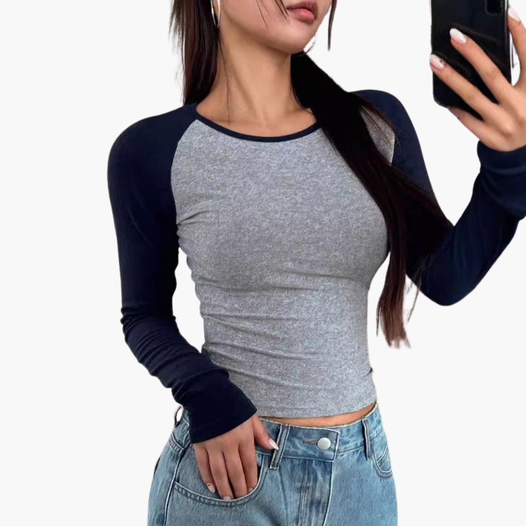 Women's raglan long sleeve fitted T-shirt with contrasting sleeves, sport-inspired athletic silhouette