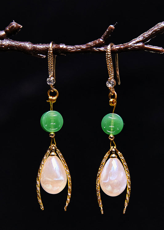 Boucles d'oreilles uniques en forme de goutte d'eau champagne et pierre précieuse en jade - Urbann-Vibe