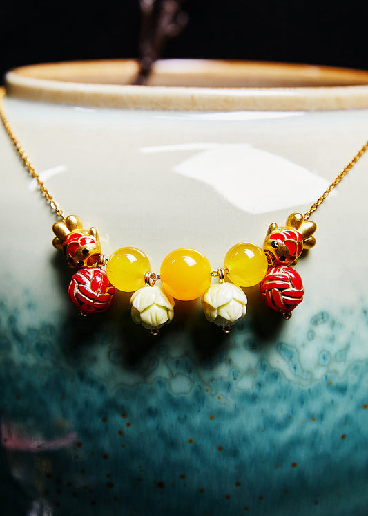 Collier pendentif en cire d'abeille de poisson mignon de perle de lotus unique - Urbann-Vibe