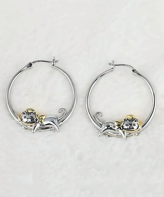 Boucles d'oreilles créoles uniques en soie et cuivre avec petits chats - Urbann-Vibe