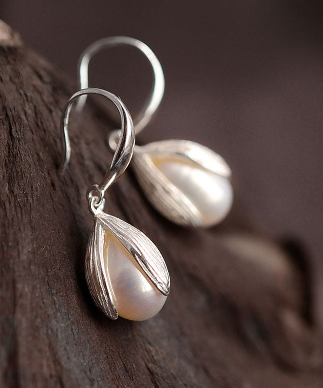 Boucles d'oreilles pendantes uniques en soie, argent sterling et perles - Urbann-Vibe