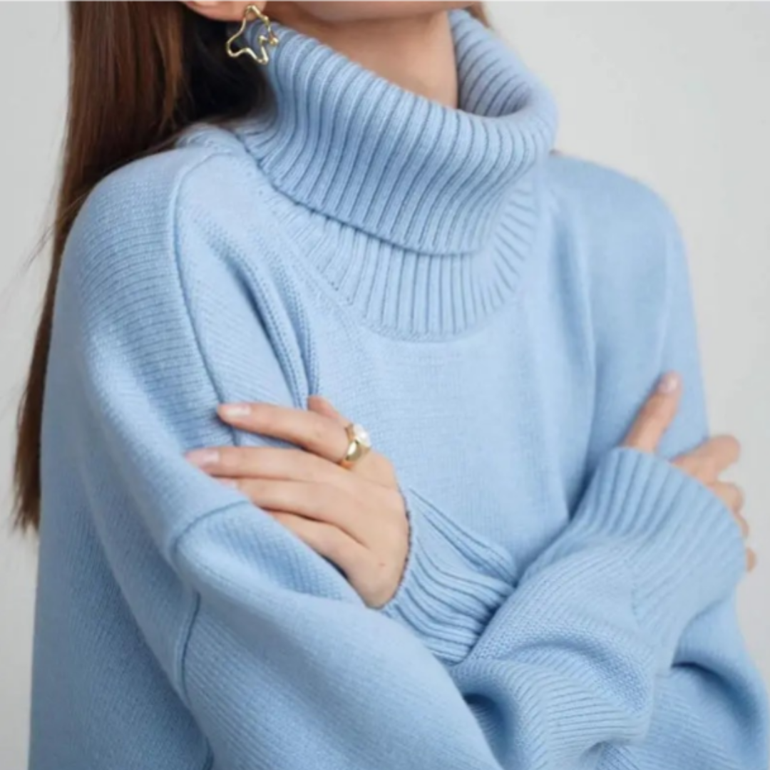 Women's relaxed-fit knitted turtleneck sweater with long sleeves, cozy high neck for everyday style