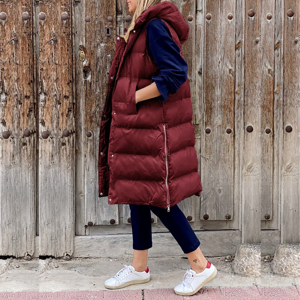 Women's long quilted fleece cardigan with zipper pockets, cozy oversized cut for cold-weather layering