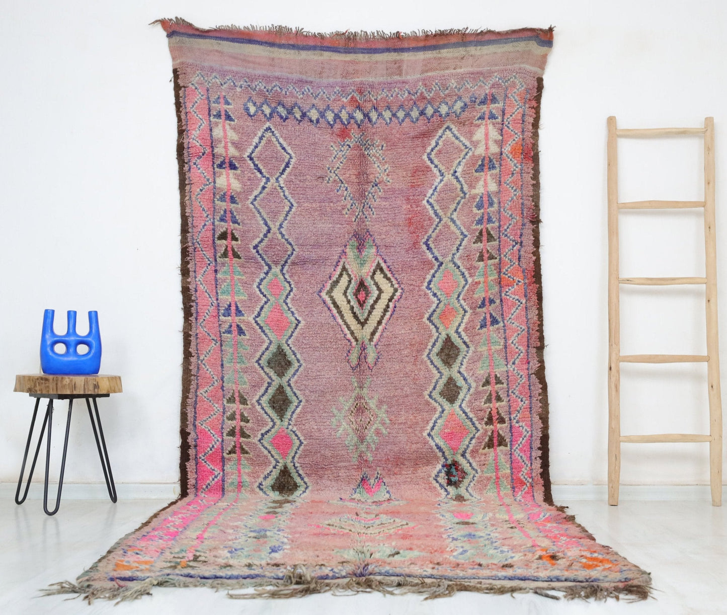 Sifaw Vintage Moroccan Rug  4'7" x 10'8" - Urbann-Vibe