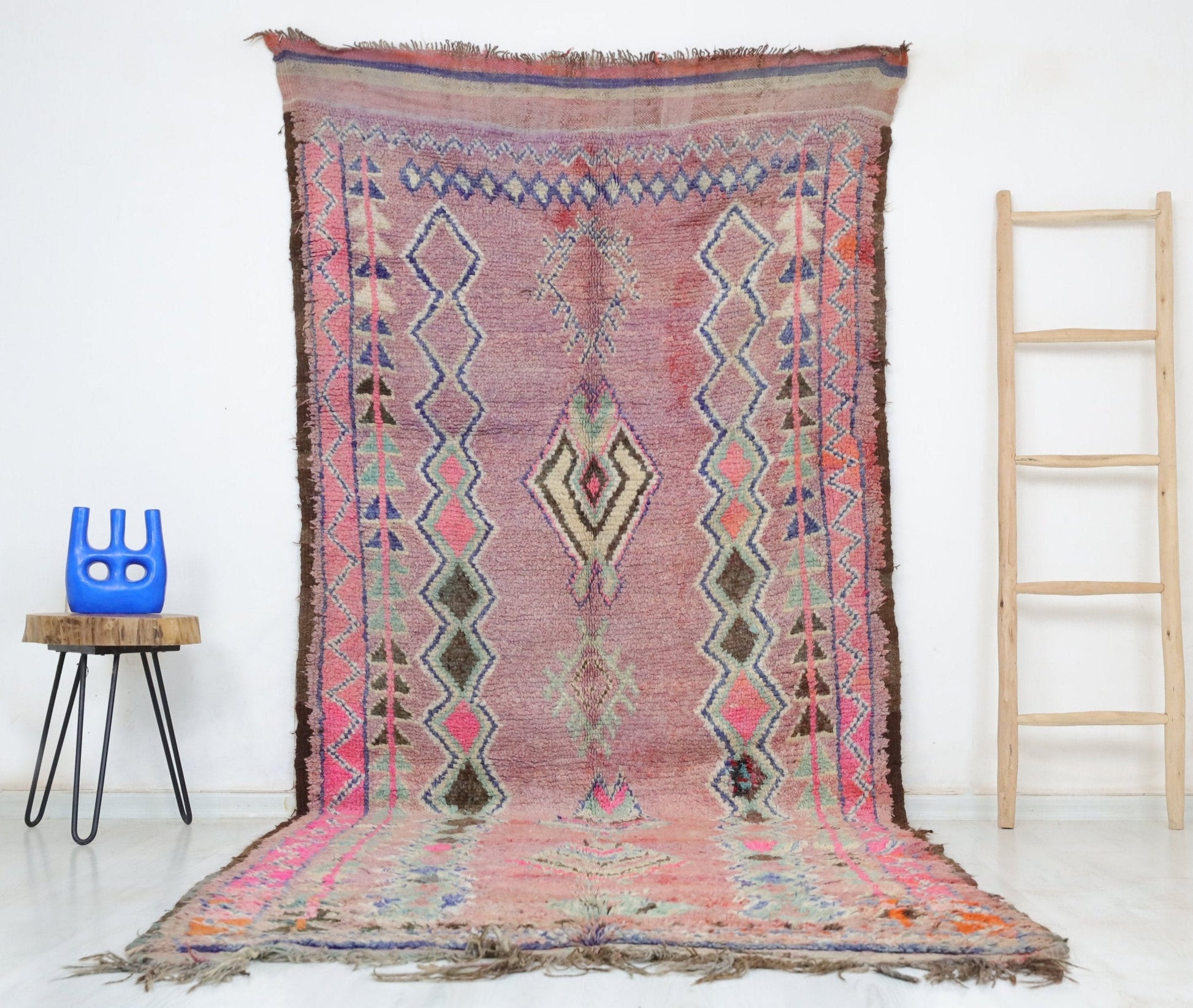 Sifaw Vintage Moroccan Rug  4'7" x 10'8" - Urbann-Vibe