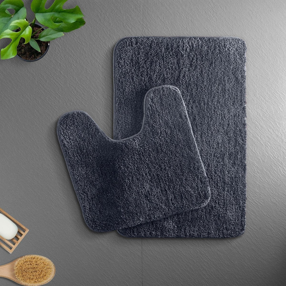 Minimalist microfiber bath mat light gray non-slip backing 50x80cm plush absorbent spa comfort