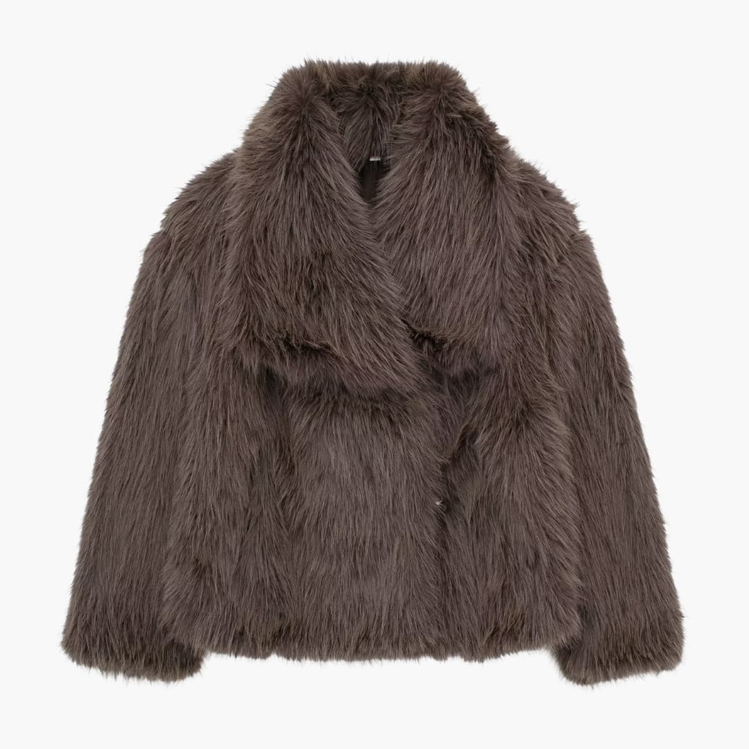 Women's ivory faux fur jacket regular fit wide collar textured finish long sleeves cold-weather style