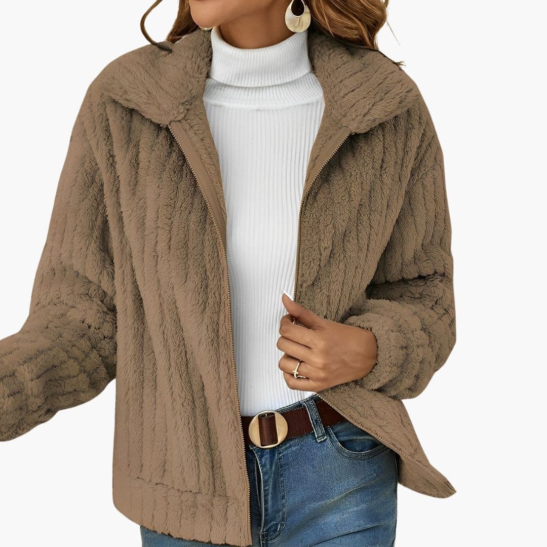 Women's plush zip-up jacket wide collar cozy warm everyday casual fleece style