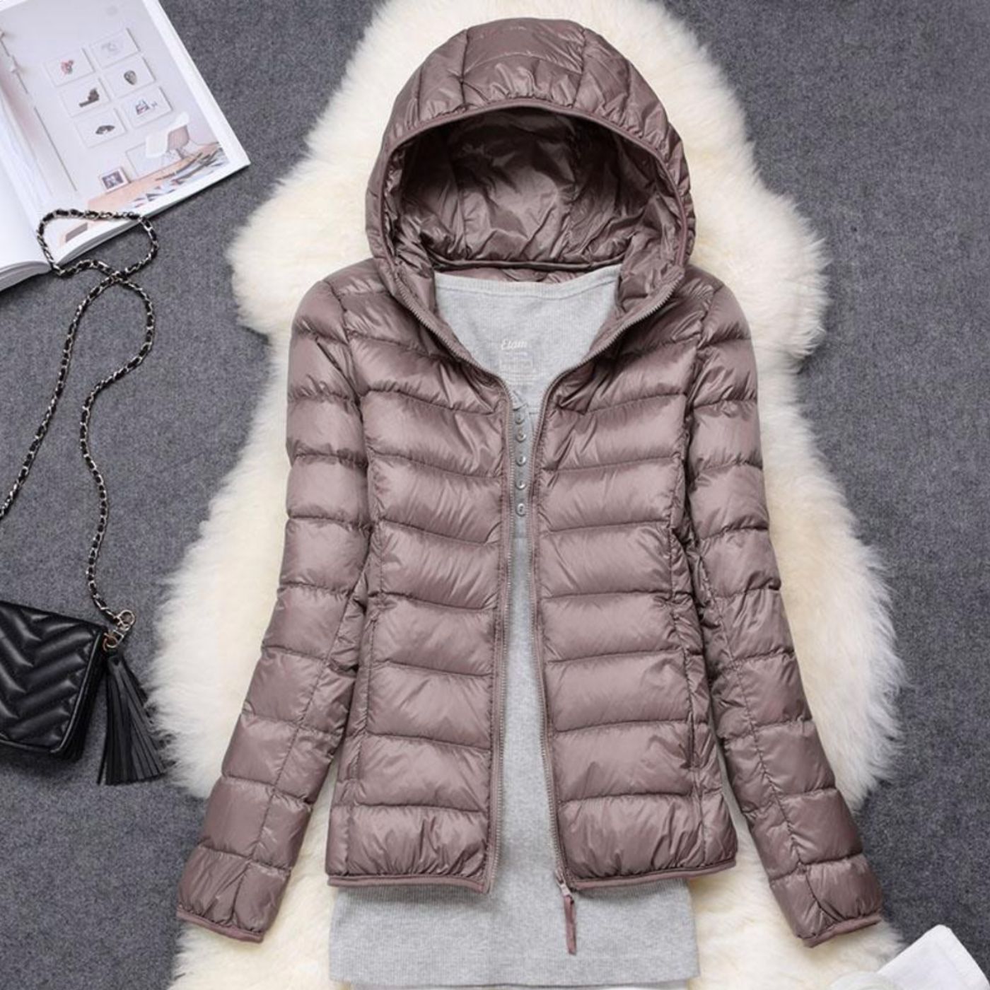 Lightweight quilted puffer hooded jacket slim fit packable insulated coat for outdoor wear