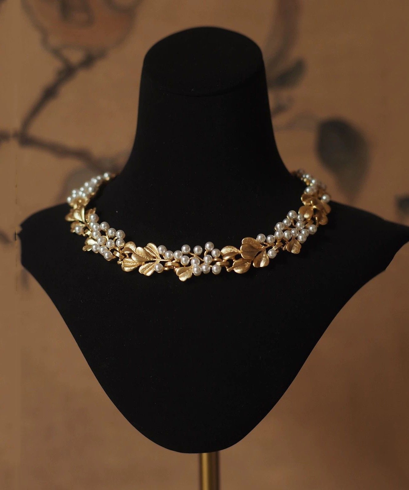 Collier de perles graduées en alliage de cuivre doré Vogue avec feuilles de ginkgo - Urbann-Vibe