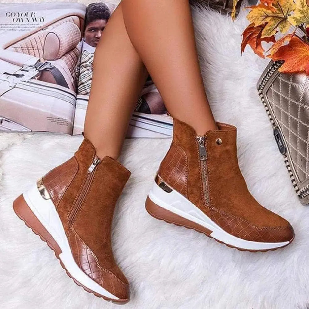Women's black wedge heel winter boots with thermal lining, cushioned sole, cozy everyday style