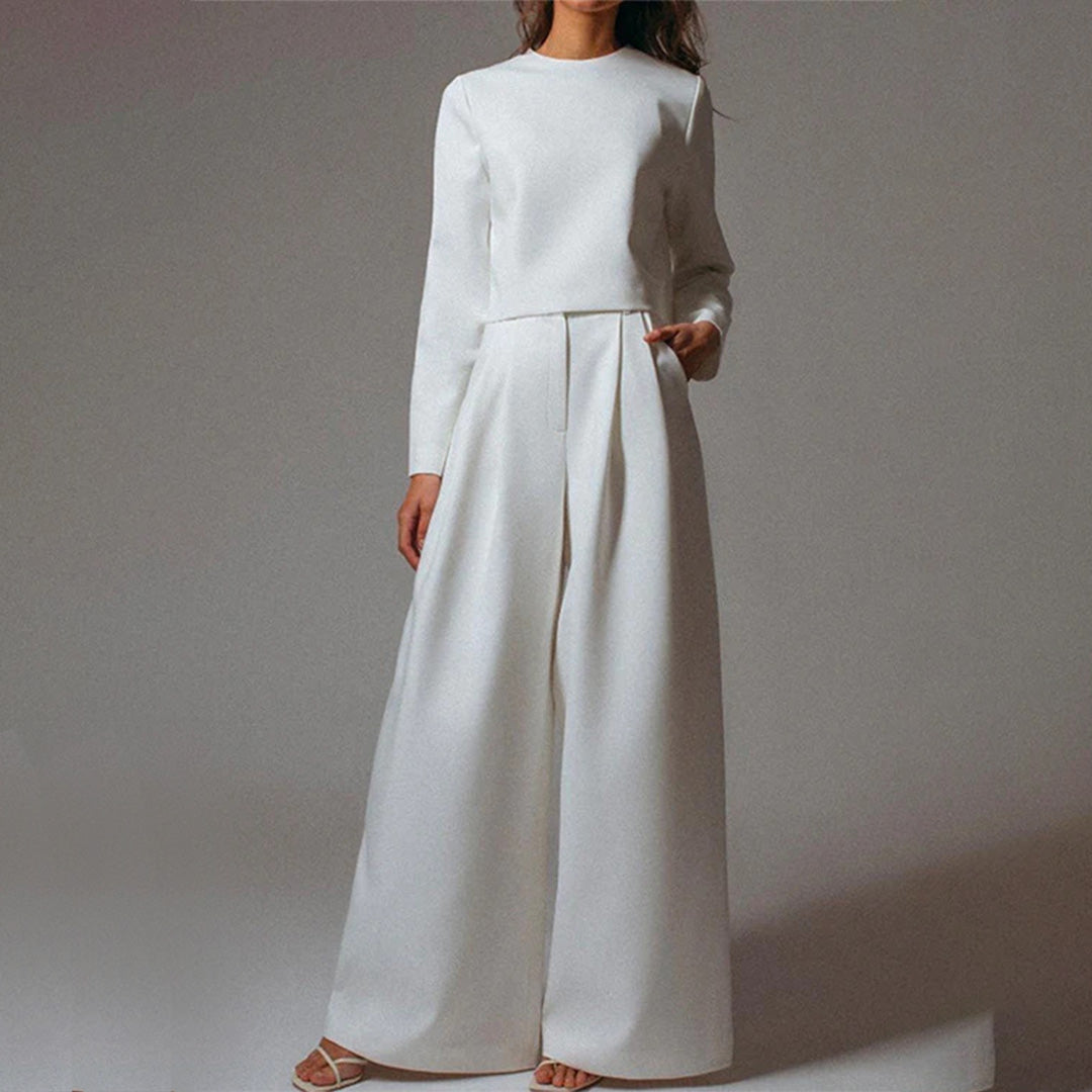 Women's relaxed fit two-piece set with cropped top and wide-leg trousers, sleek modern silhouette