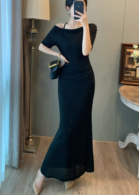 Robe longue noire à col bateau et coupe ajustée pour femme, idéale pour l'été - Urbann-Vibe