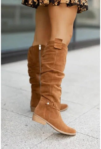 Women's mid-calf winter boots, pull-on fit, closed-toe design for all-day cold weather comfort