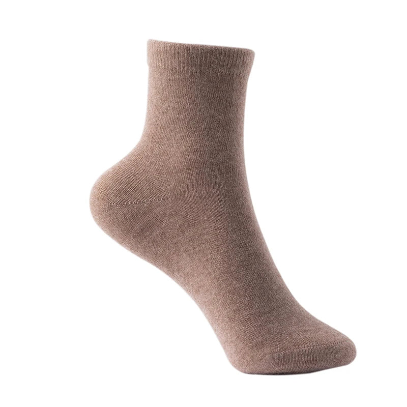 Women's wool-blend ankle socks snug fit with ribbed cuff, solid everyday comfort style