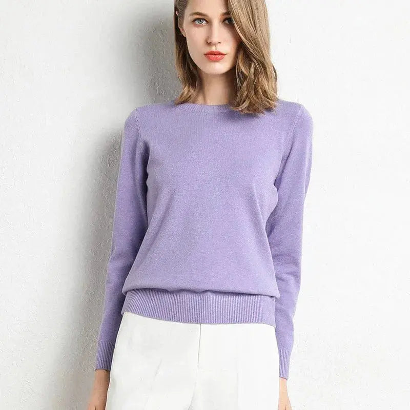 Women's ultra-soft cashmere crew neck sweater with ribbed trim, classic luxury fit