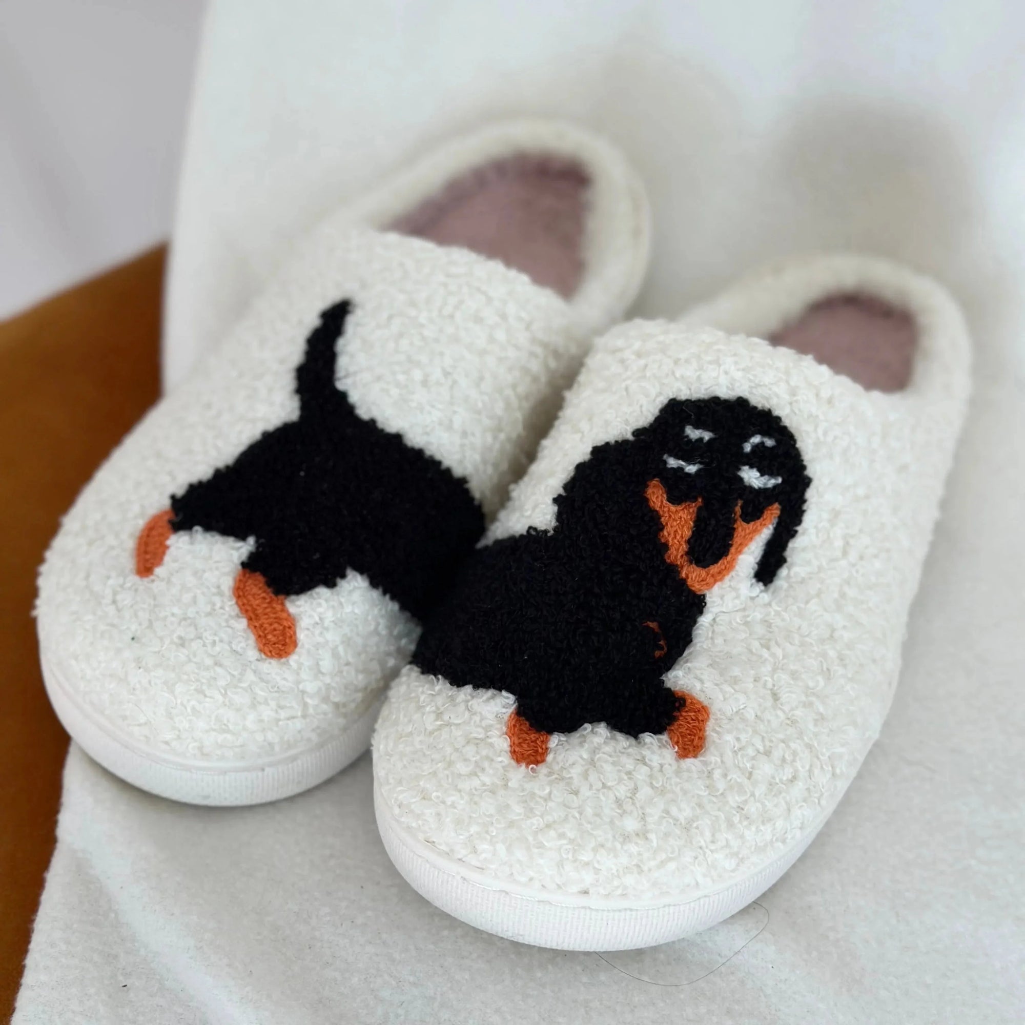 Women's cozy dachshund embroidered slippers with plush lining and cushioned sole, indoor loungewear
