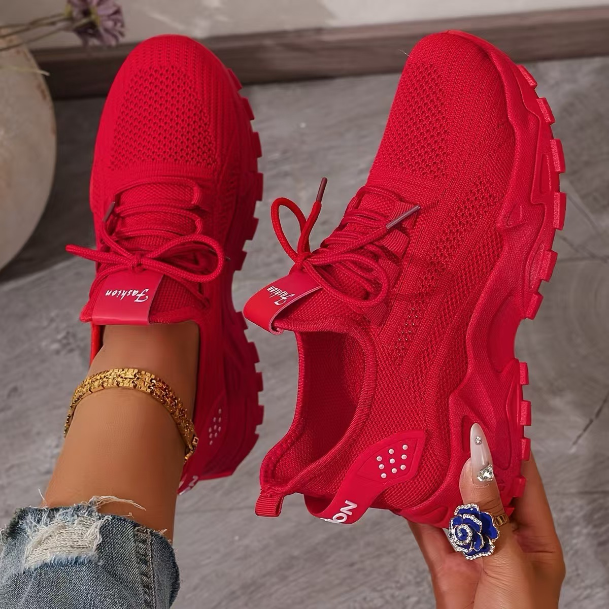 Nova | Women's Chunky Sole Mesh Lace-Up Walking Sneakers