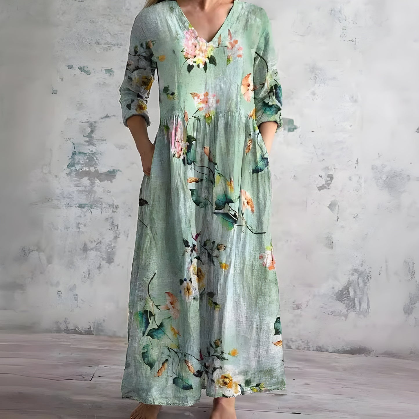 Flowy floral maxi dress women V-neck vintage-inspired print romantic effortless silhouette