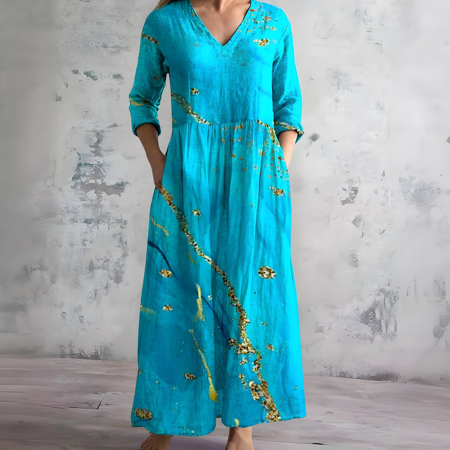 Flowy floral maxi dress women V-neck vintage-inspired print romantic effortless summer silhouette