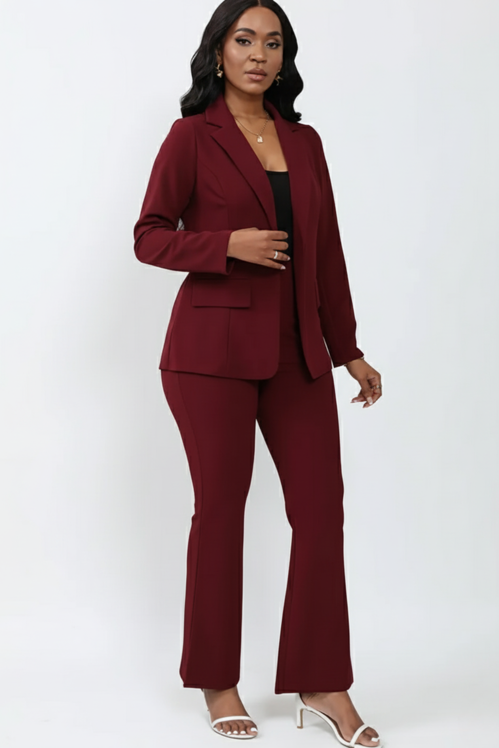 Women's tailored two-piece suit structured blazer straight trousers single-breasted professional look