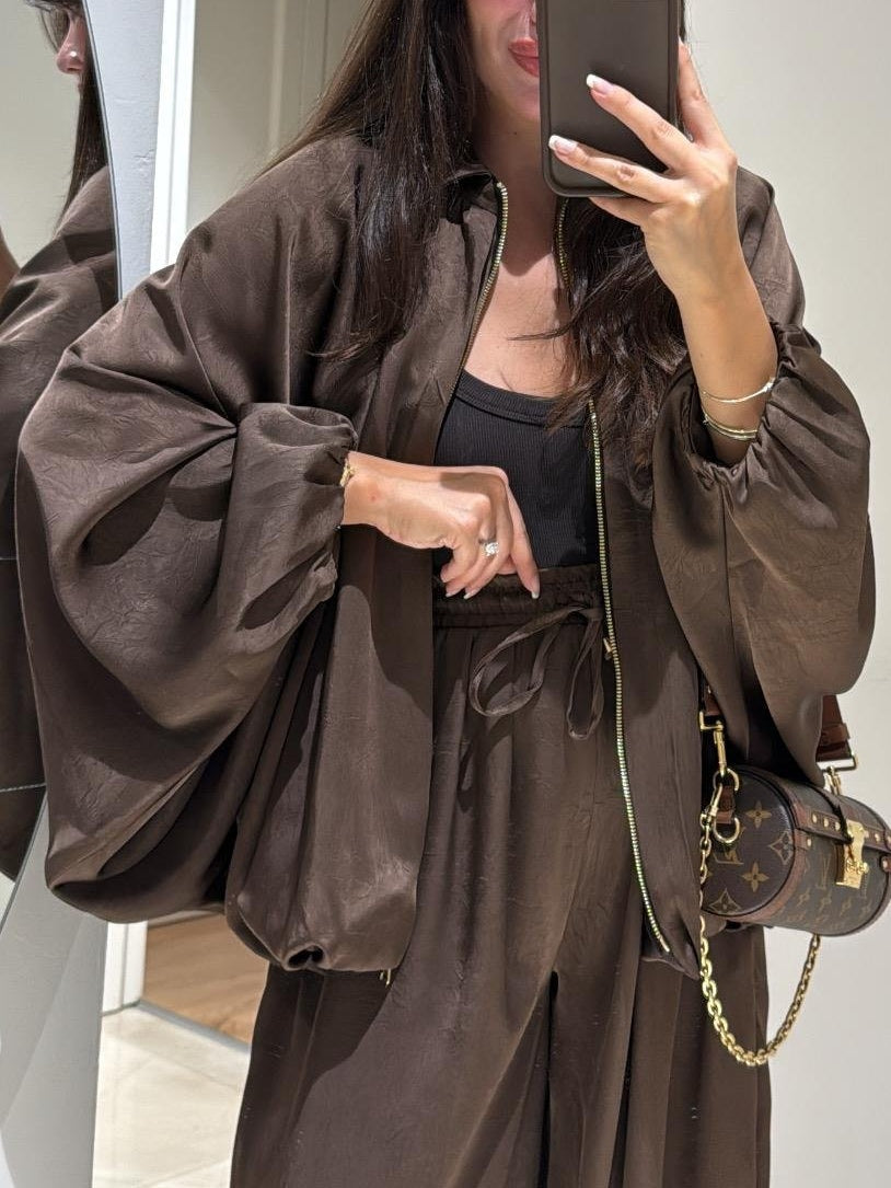 Brown zip-up casual polyester jacket lightweight everyday outerwear for spring and autumn seasons