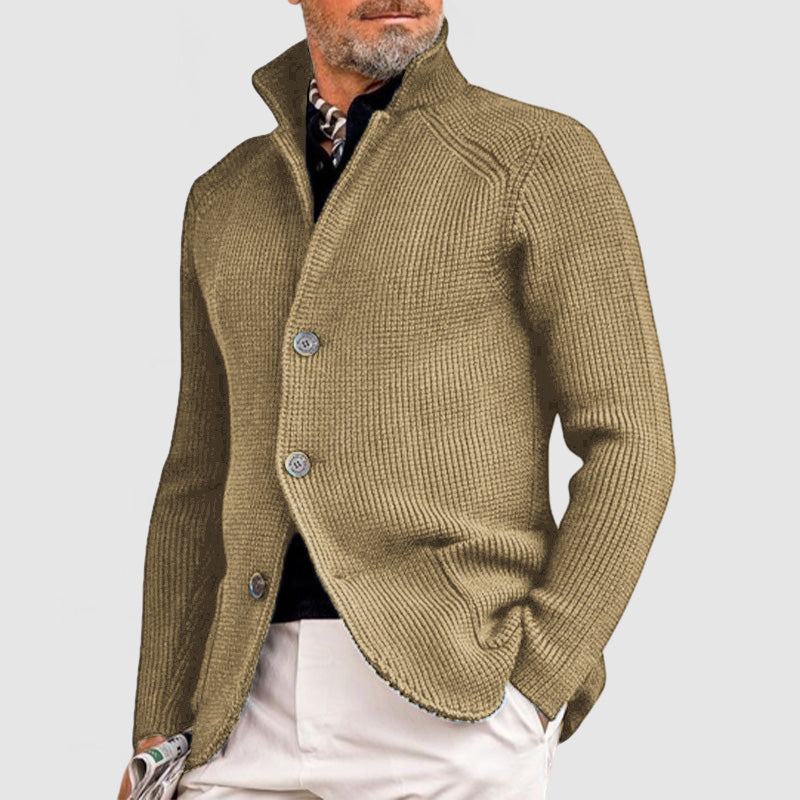 Men's casual button-up jacket with long sleeves, clean silhouette smart-casual everyday layer